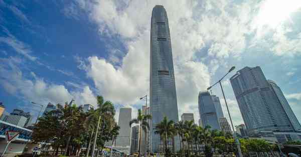 和人对话人工智能机器人名字