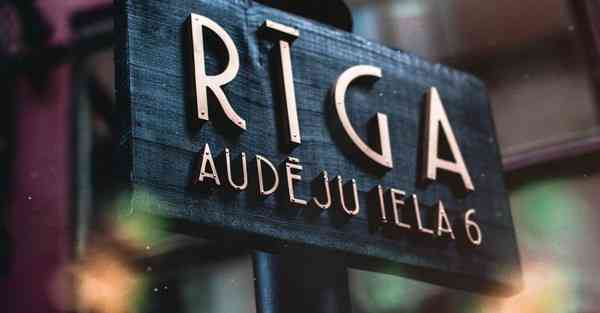 会对话的儿童智能机器人