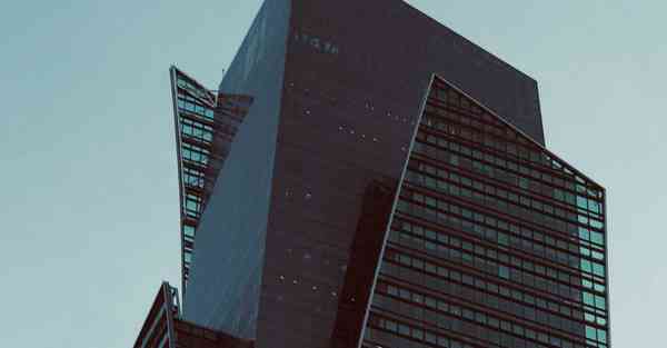 人工智能五子棋机器人，五子棋人工智能能打败顶尖高手吗